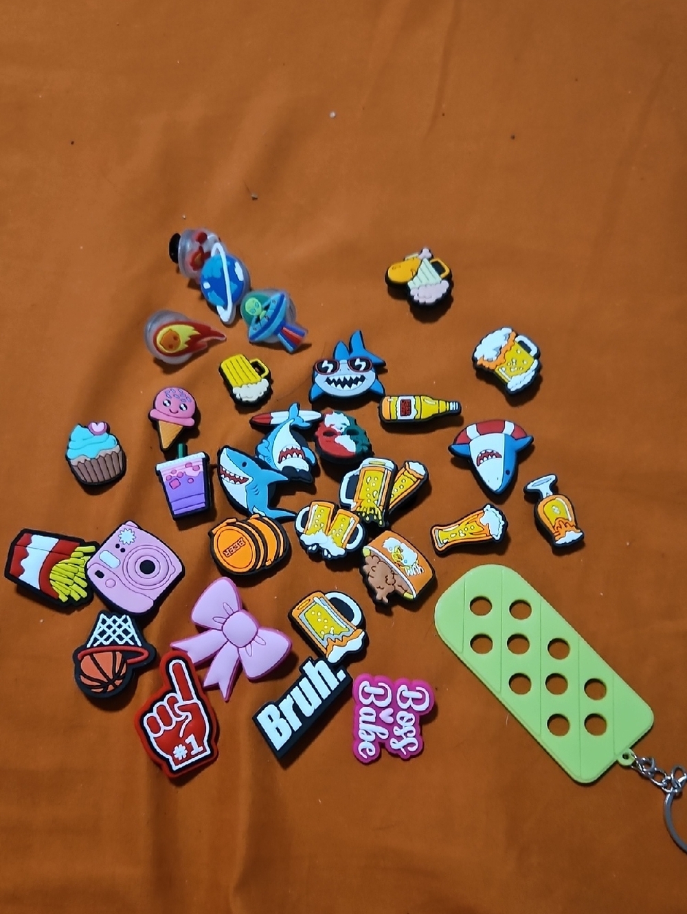 30 Jibbitz Plus Keychain